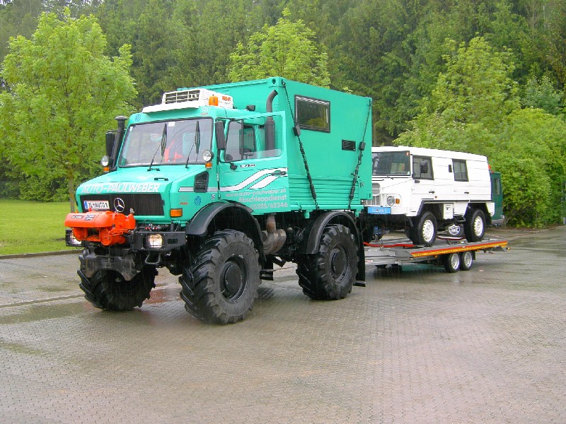 U 2100 mit Pinzgauer