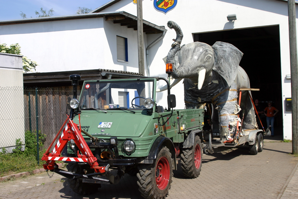 Unimog und Elefant 2