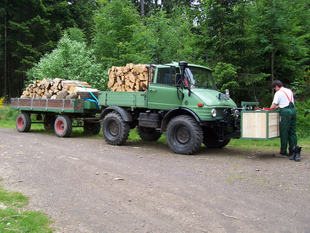 U421 bei der Holzabfuhr 2008