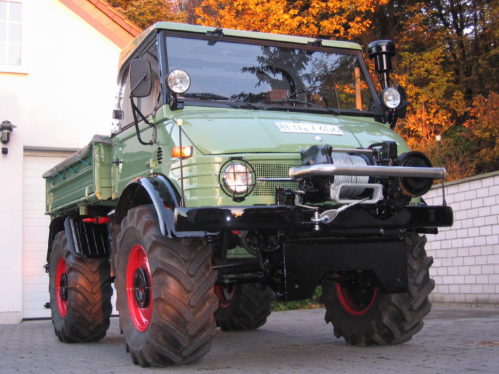 Unimog mit Winde ganz Groß