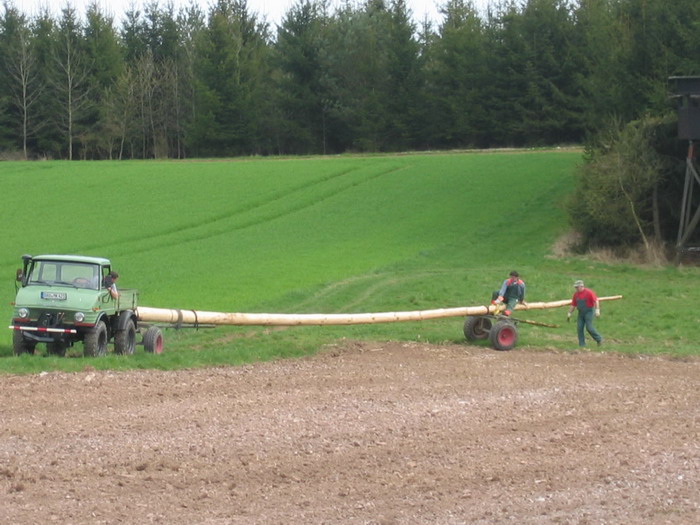 U421 und Maibaum 2008