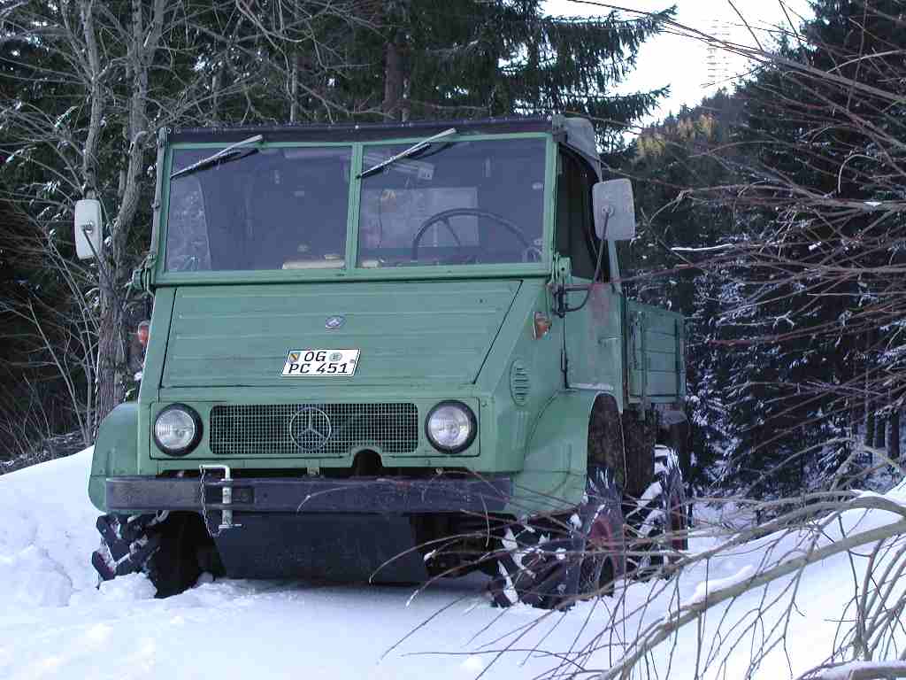 Schnee bis zum Bauch