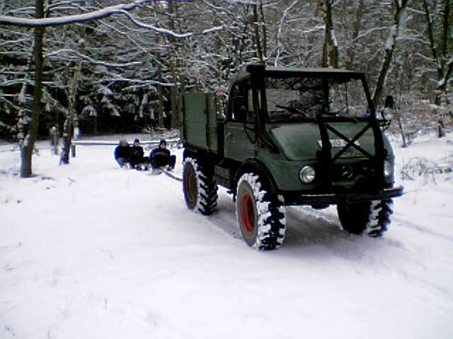 Wintersport mit Unimog