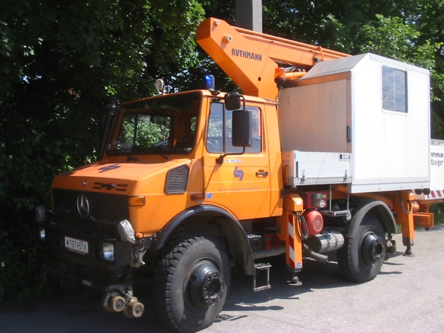 Zweiwege U1650L mit Ruthmann Steiger