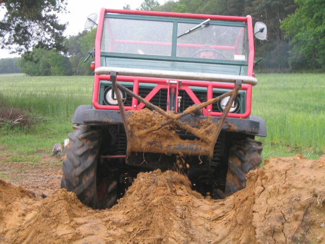 Unimog 411 im gelände!!