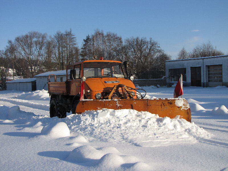 U406 beim Winterdienst