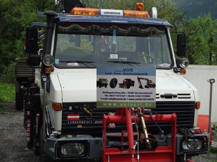 Sonnenblende angebaut Unimog U 424 - 425 - 427 - 437.JPG