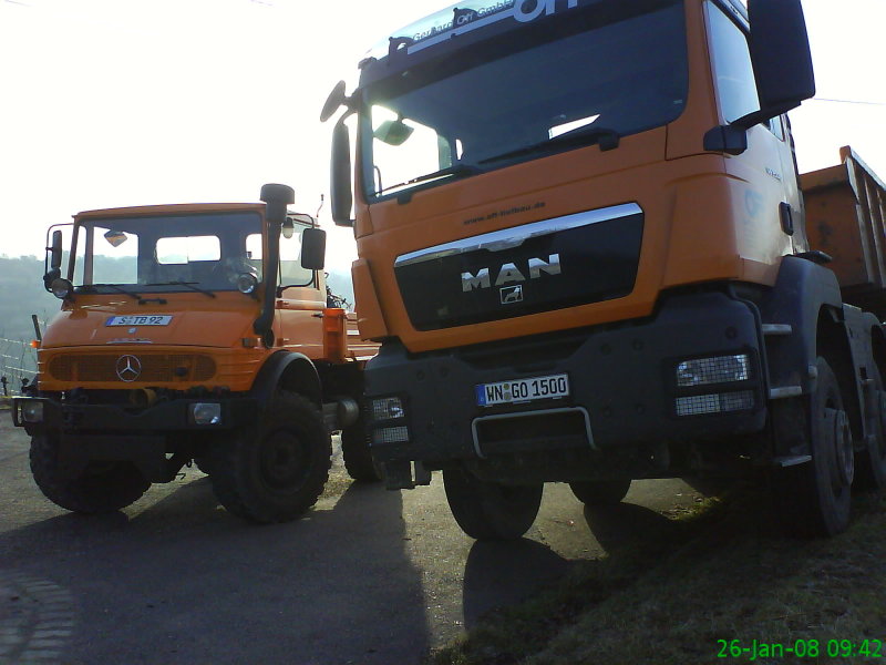 Unimog U900 417 + MAN 35.440 (14).jpg