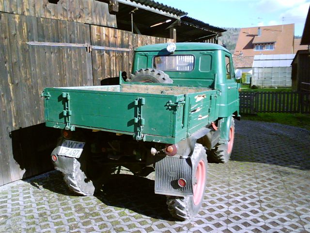 unimog2.jpg