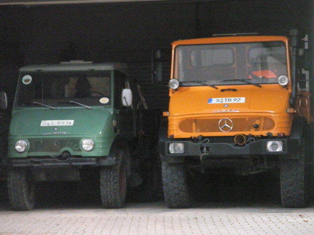 Unimog 417 U900 + Unimog 421 U600 (8).jpg