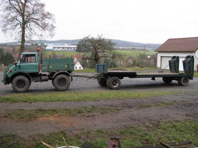 Unimog mit Tieflader 004.JPG