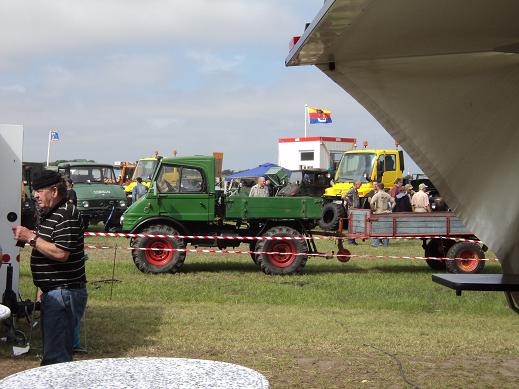 Das GelÃ¤nde/Wiese/ Fahrzeuge