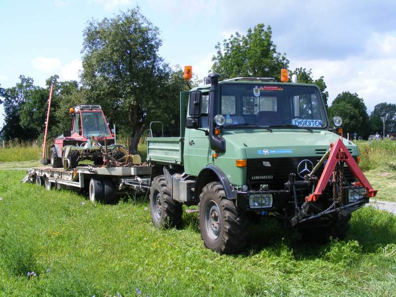 Unimog mit Tieflader.jpg