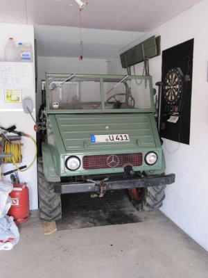 unimog_garage.jpg