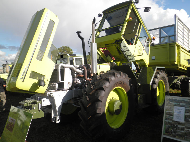 Nordhorn 2012 Unimog+MB-Trac 253.jpg