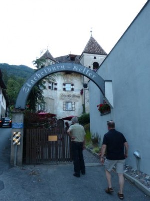 Auf dem Weg zum Dinner in einem romatischen Restaurant