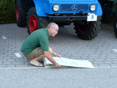 Die Routenplanung macht Herbert weiterhin am liebsten am Boden.