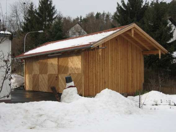 Garage im Schnee.jpg