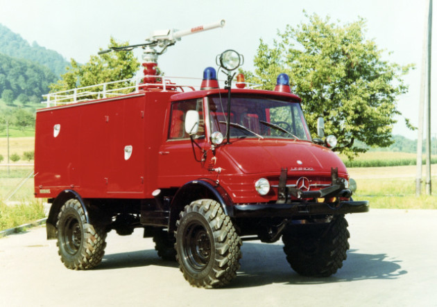 Unimog Baureihe 416 Trockenlöschfahrzeug TroLF 1000 mit Minimax Aufbau für den Flughafen in Essen/Mühlheim