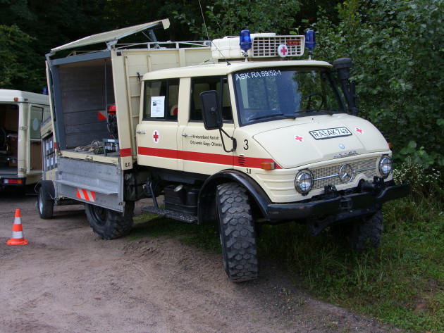 Dieser Unimog 416 der DRK-Bereitschaft Gaggenau-Ottenau mit einer Doppelkabine und einem geschlossenen Aufbau als Gerätewagen war ursprünglich ein Erprobungsfahrzeug von Mercedes-Benz.   Foto: Carl-Heinz Vogler