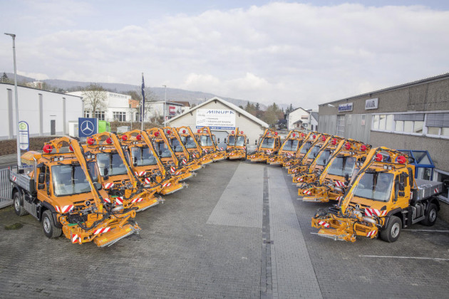 15 Unimog von Mercedes-Benz an Hessen Mobil