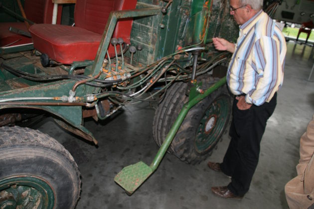 Einstieg mit hydraulischer Unterstützung möglich