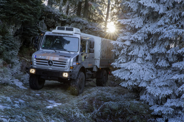 Mercedes-Benz Special Trucks übergibt einen Unimog U 4000 Doppelkabine an die Bergwacht Schwarzwald. // Mercedes-Benz Special Trucks hands over a Unimog U 4000 with double cab to the Black Forest mountain rescue service.