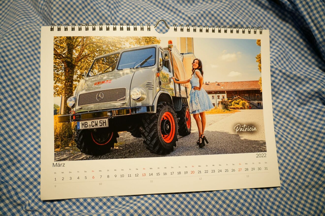 Unimog und MBtrac Dirndl Kalender 2022 - Unimog-Community.de